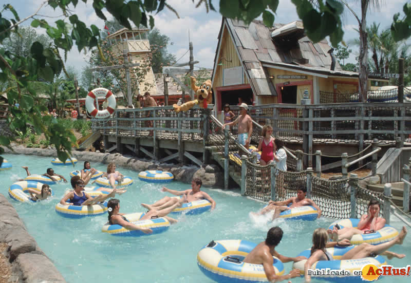 Typhoon_Lagoon