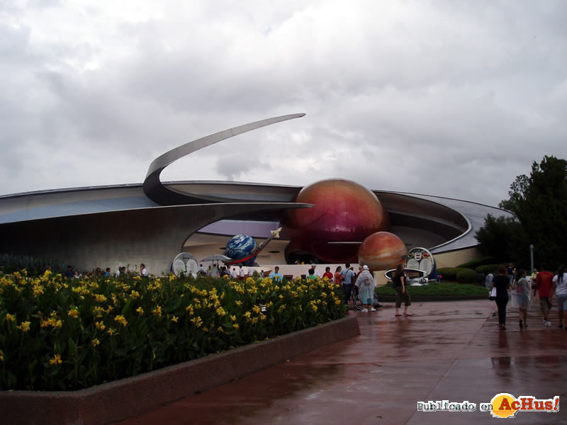 Epcot 43