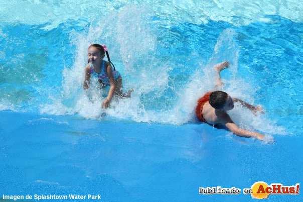 Splashtown Water Park 05