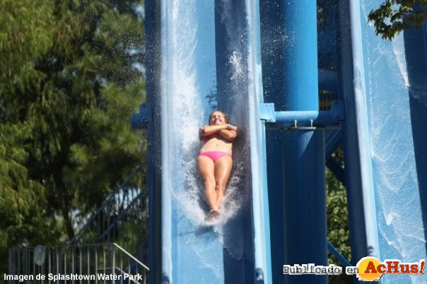 Splashtown Water Park 08