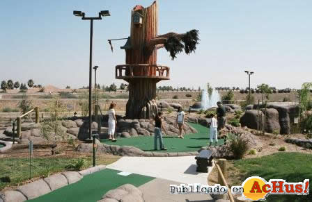 Miniature golf