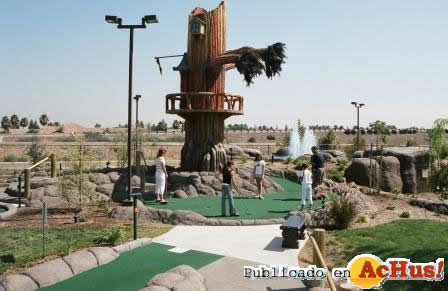 Miniature golf