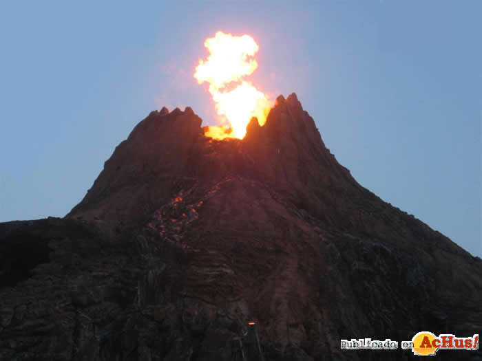 Volcan Nocturno