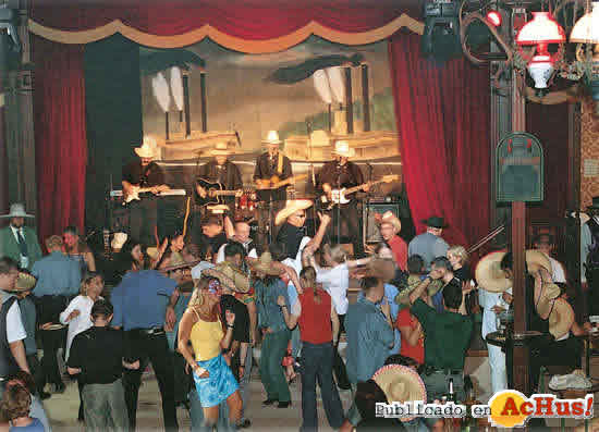 fort_alamo_saloon