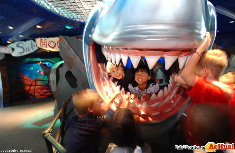 Imagen de Parque Temático Epcot  Bruces_Shark_World