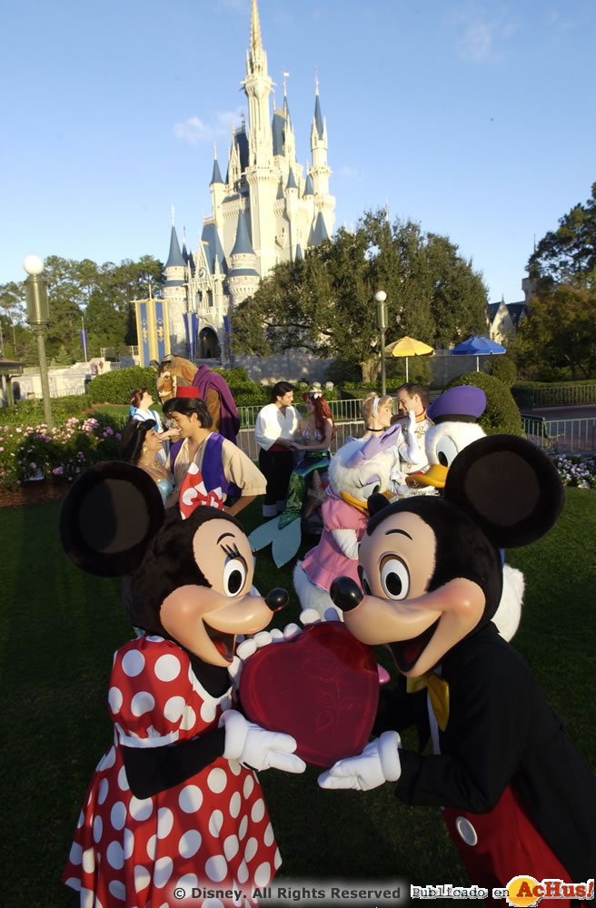 Imagen de Magic Kingdom (Orlando)  Walt Disney World Resort during Valentine month
