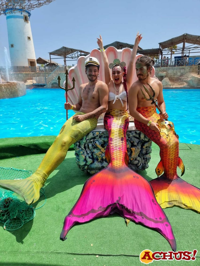 Los cantantes Luis Cepeda y Roi Méndez se transforman en tritones en Aqua Natura Benidorm