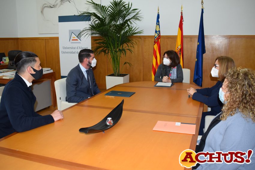 La UA y Terra Natura Benidorm suscriben un convenio para favorecer el desarrollo de actividades divulgativas y de investigación