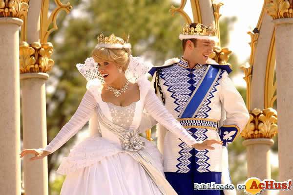 /public/fotos/Cinderellabration01-11012006_small.jpg