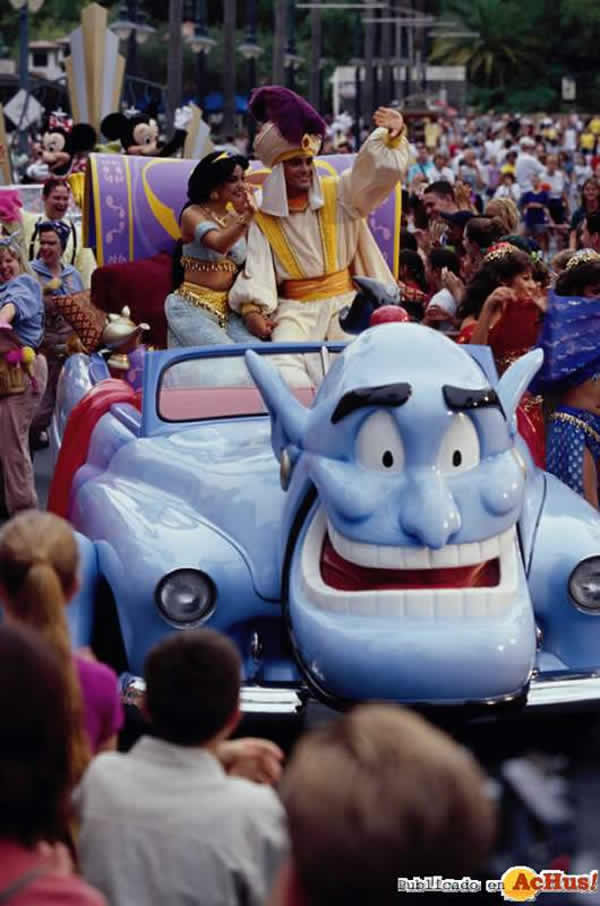 /public/fotos/Disney-Stars-Motor-Cars-parade.jpg