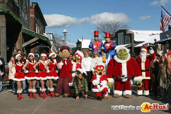 /public/fotos/Laura-Valenzuela-y-Lara-Dibildos-Navidad-en-PortAventura.jpg