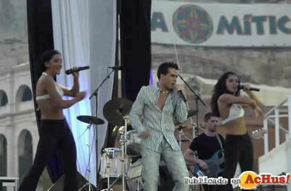 /public/fotos/Natalia-y-Naim-Operacion-Triunfo-2.jpg