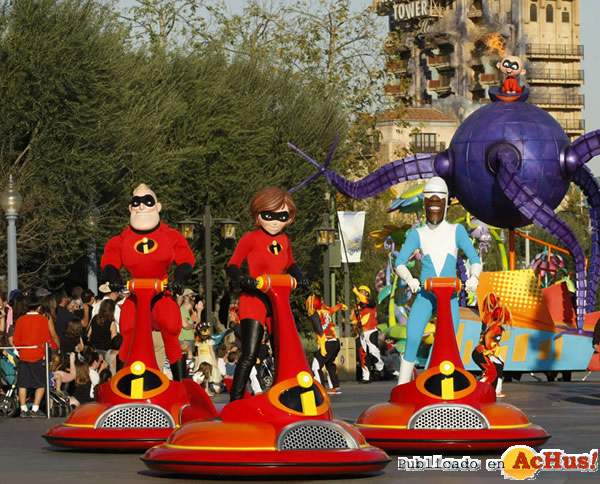 /public/fotos/PixarPlayParade3_small.jpg
