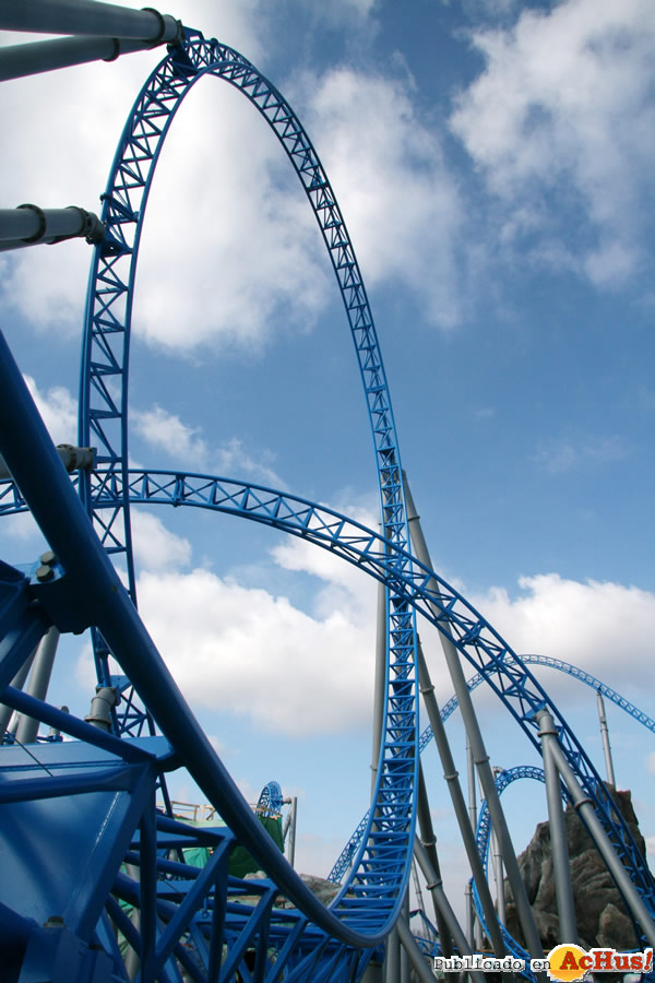 /public/fotos2/Blue-Fire-Megacoaster-04-15042009.jpg
