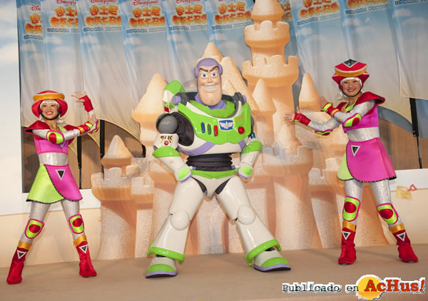 /public/fotos2/Buzz-Lightyear-Intergalactic-Summer-2010.jpg