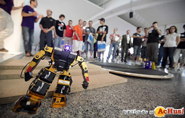 /public/fotos2/Desafio-Robot-13052010.jpg