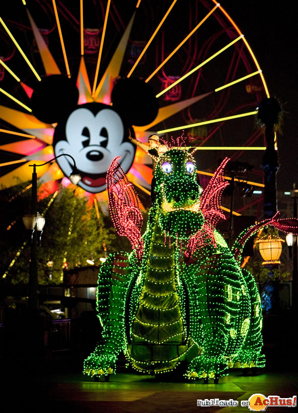 /public/fotos2/Disney-Electrical-Parade-05-16062009.jpg