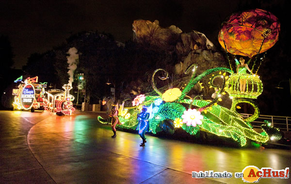 /public/fotos2/Disney-Electrical-Parade-06-16062009.jpg
