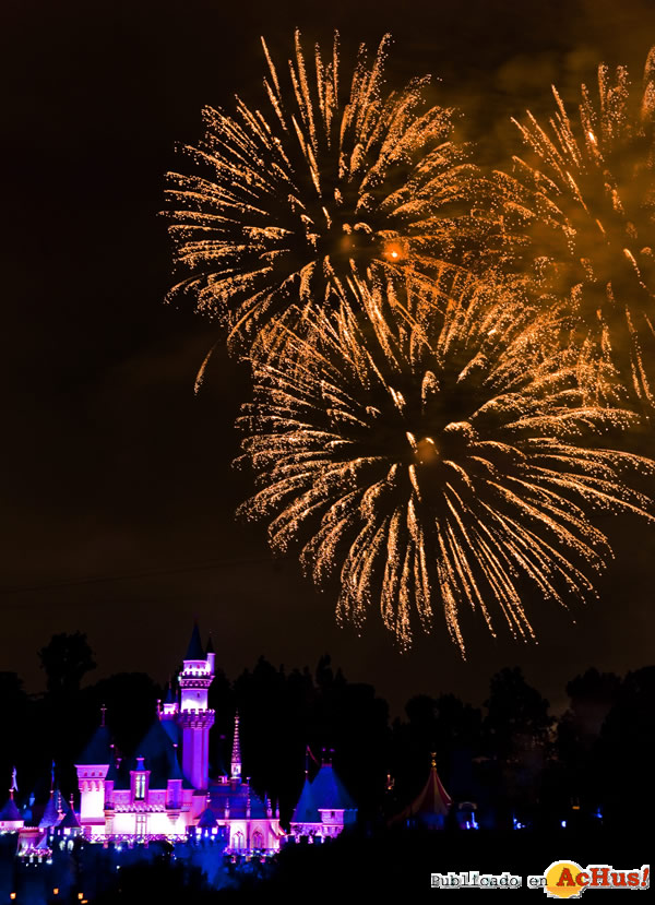 /public/fotos2/Disneyland-Fireworks-Show-02-11062009.jpg