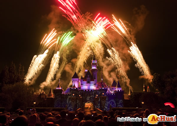 /public/fotos2/Disneyland-Fireworks-Show-03-11062009.jpg