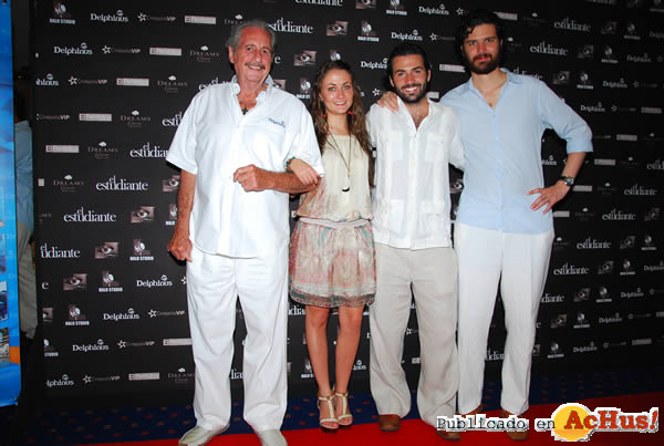 /public/fotos2/ELENCO-EL-ESTUDIANTE-ALFOMBRA-ROJA.jpg