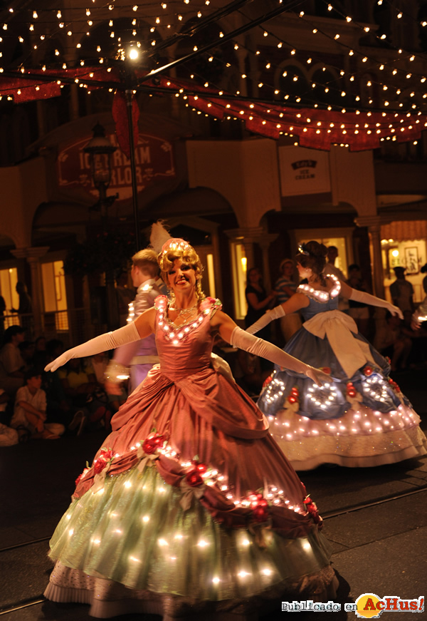 /public/fotos2/Electrical-Parade-0406062010.jpg