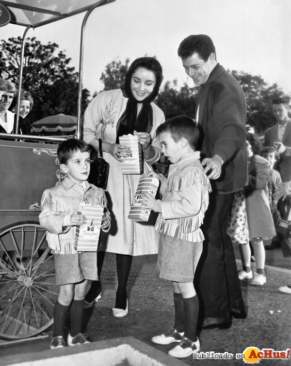 /public/fotos2/Elizabeth-Taylor-1-24032011.jpg