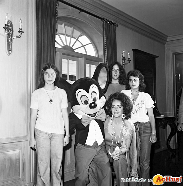 /public/fotos2/Elizabeth-Taylor-2-24032011.jpg