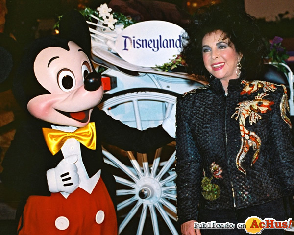 /public/fotos2/Elizabeth-Taylor-3-24032011.jpg