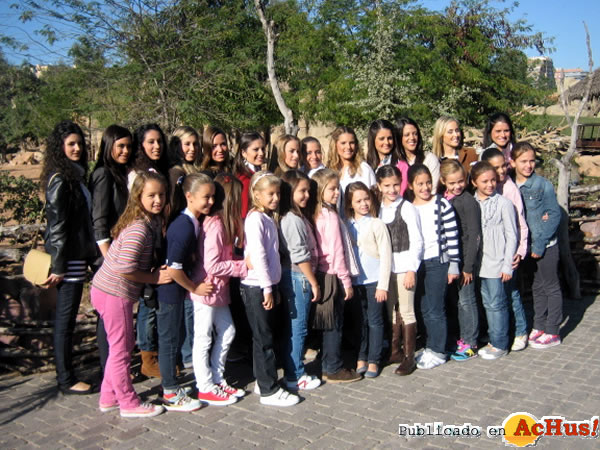 /public/fotos2/Falleras-Mayores-Valencia-02-17102010.jpg