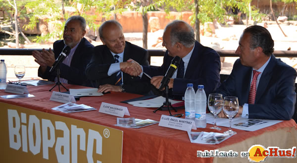 /public/fotos2/Firma-de-convenio-AVL-Bioparc-4-6-2013.jpg