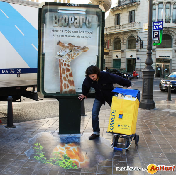 /public/fotos2/Jirafas-y-elefantes-de-Bioparc-invaden-Valencia-en-Fallas.jpg