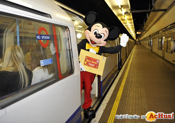 /public/fotos2/Mickey-en-el-metro.jpg