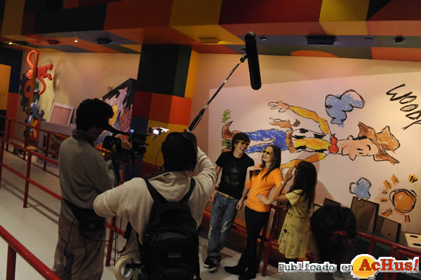 /public/fotos2/Roger-Valeria-Thais-Zapping-Zone-Toy-Story-Mania.jpg