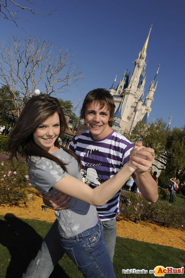 /public/fotos2/Santiago-Paulina-en-Magic-Kingdom.jpg