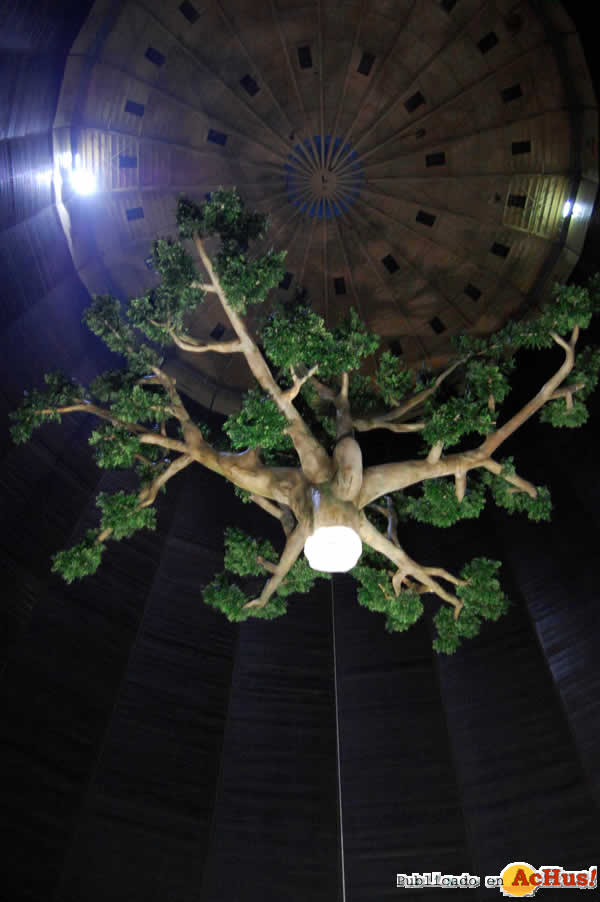 /public/fotos2/Towards-the-top-Gasometer-08022011.jpg