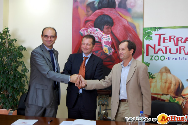 /public/fotos2/convenio-ua1-02112011.jpg