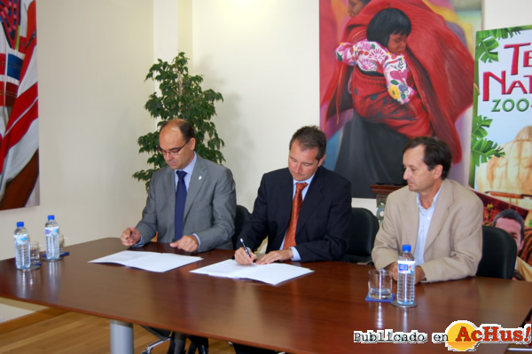 /public/fotos2/convenio-ua2-02112011.jpg
