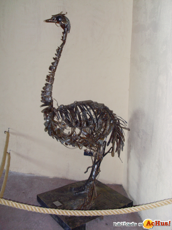 /public/fotos2/escultura-de-avestruz-20122012.jpg