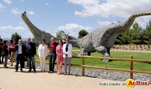 /public/fotos3/Presentacion-Aragosaurus-nuevo-dinosaurio-Tierra-Magna-Dinopolis-Teruel-29062017.jpg